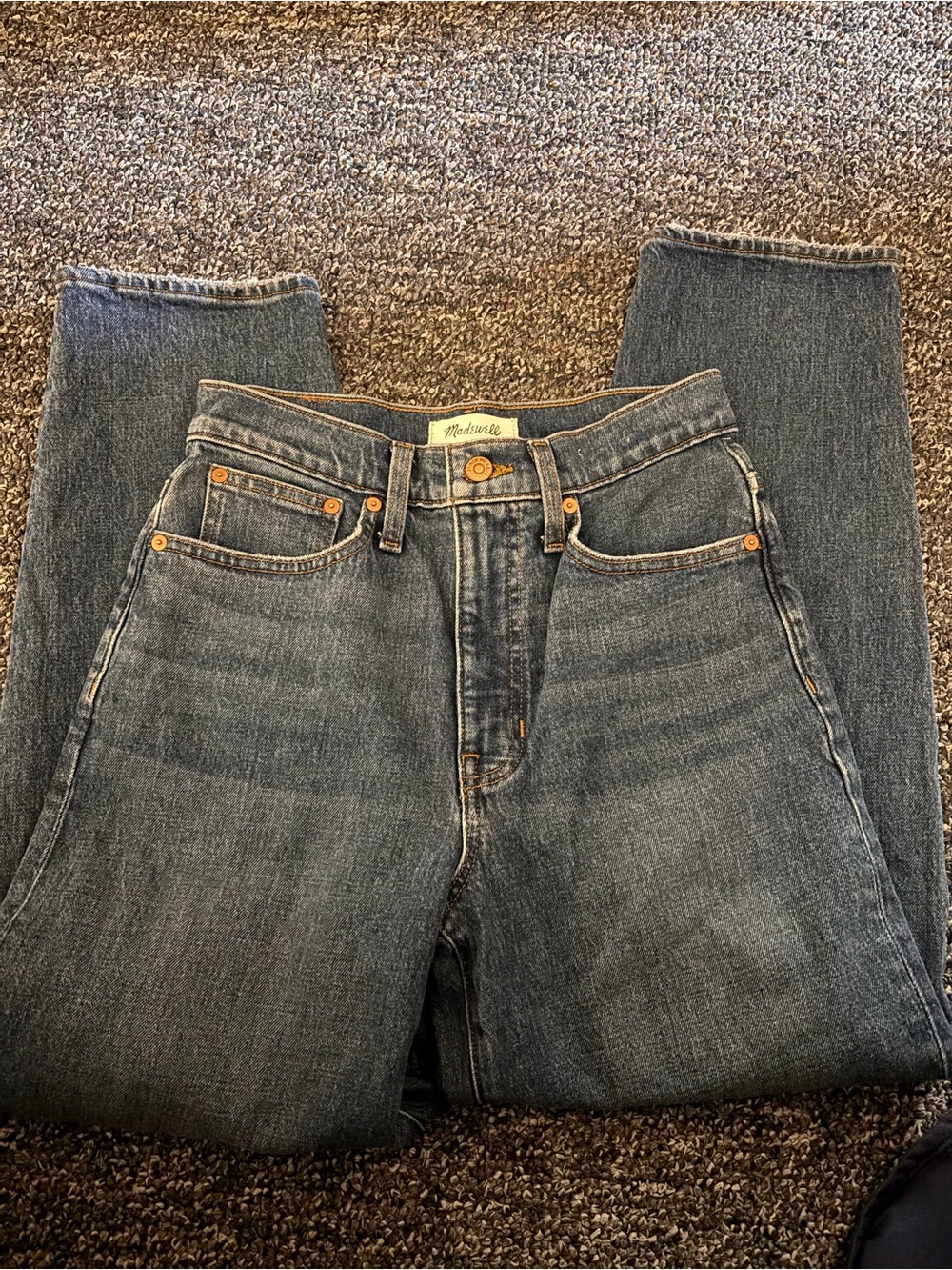 Madewell Women's Straight-Leg Jeans in Medium Blue balloon style